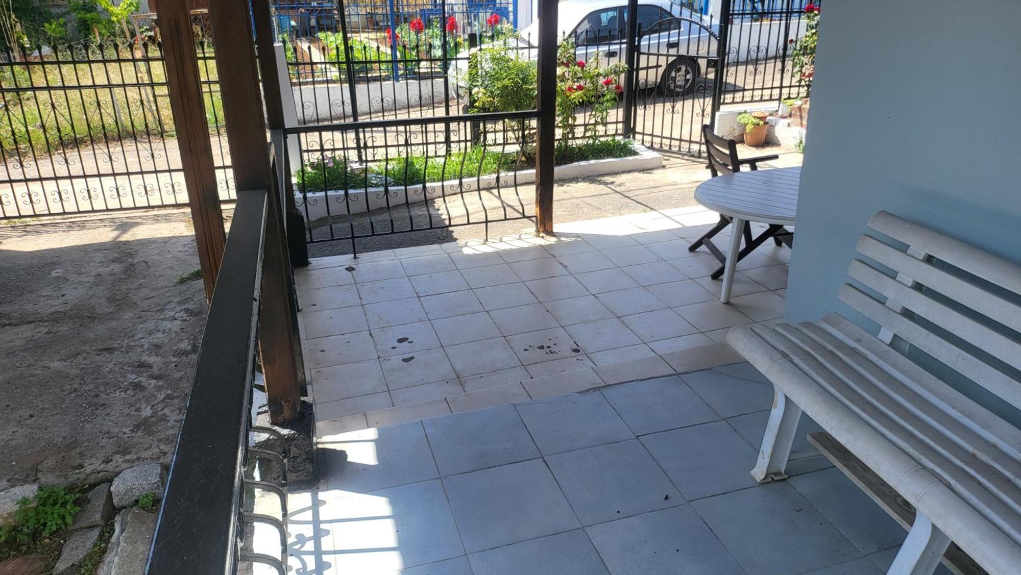 Holiday home Peaceful 2-bedroom House 500m From Neo Epivates
