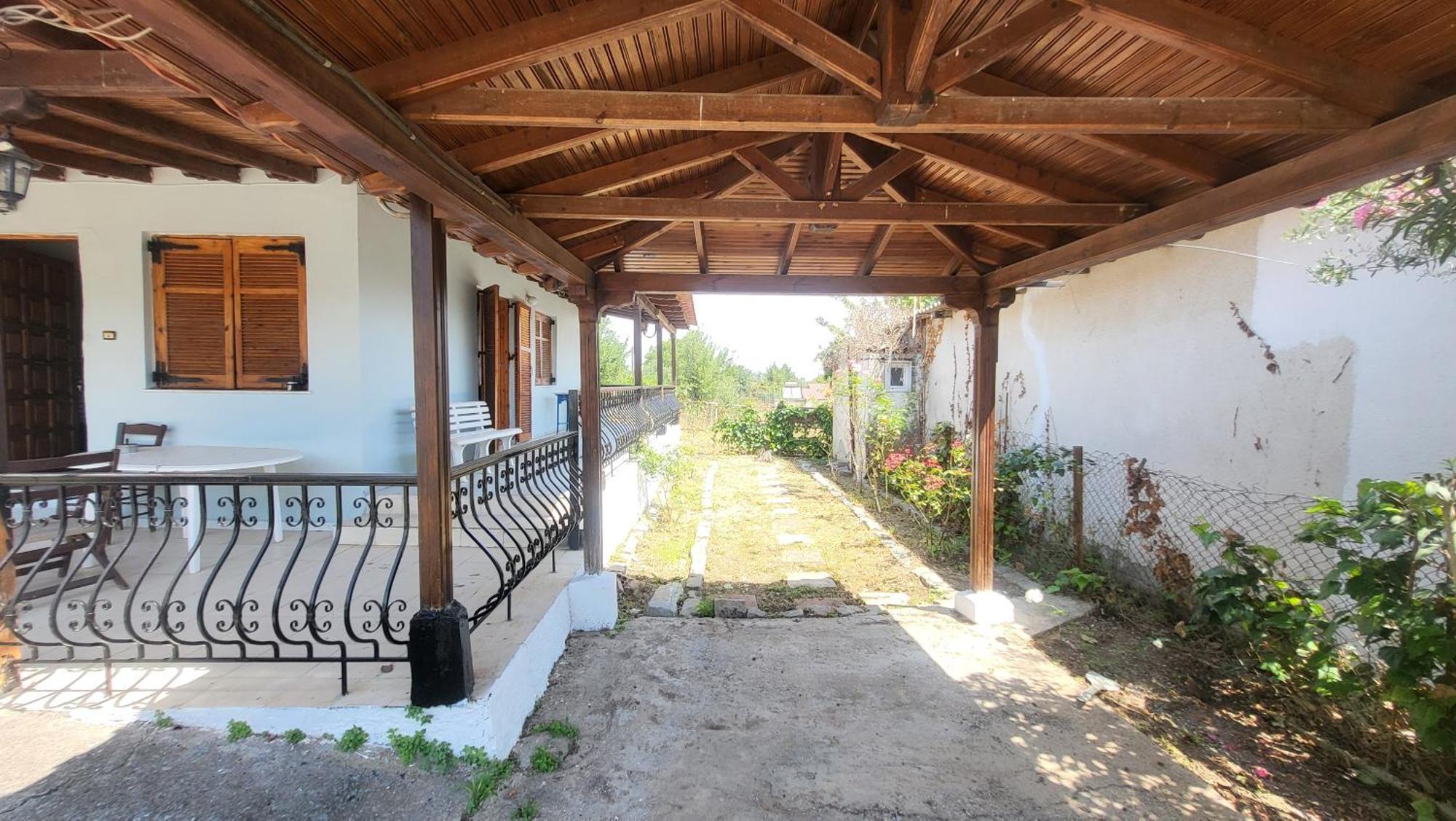 Peaceful 2-bedroom House 500m From Neo Epivates
